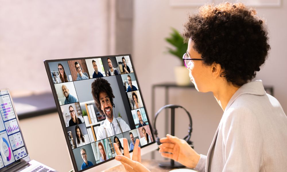 4 Advantages of Online HIPAA Training for Your Employees